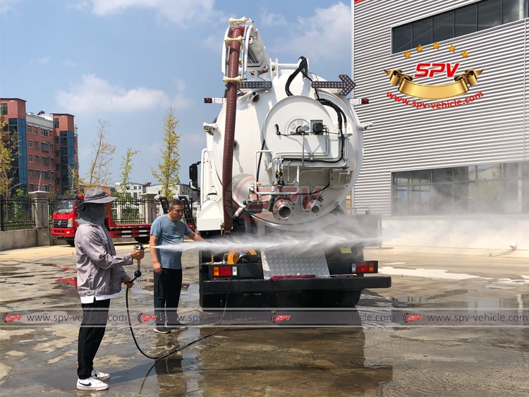 14,000 Litres Combination Sewer Cleaner IVECO - Hand Spraying Gun 14,000 Litres Combination Sewer Cleaner IVECO - Hand Spraying Gun